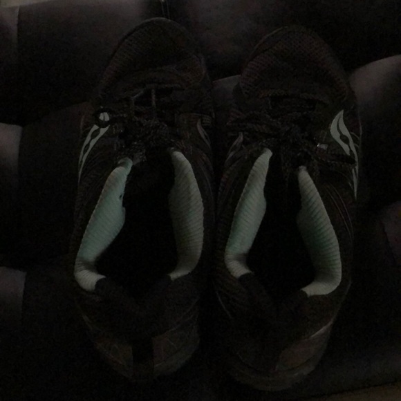 Ladies saucony running shoe - Picture 2 of 3